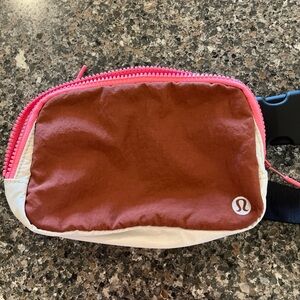 Lululemon Everywhere Belt Bag 1L Color block Rust & Cream